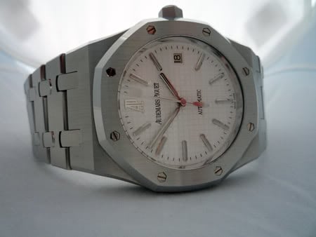 AP Royal Oak: 15300 more interesting than the 15202 (a.k.a Jumbo)?