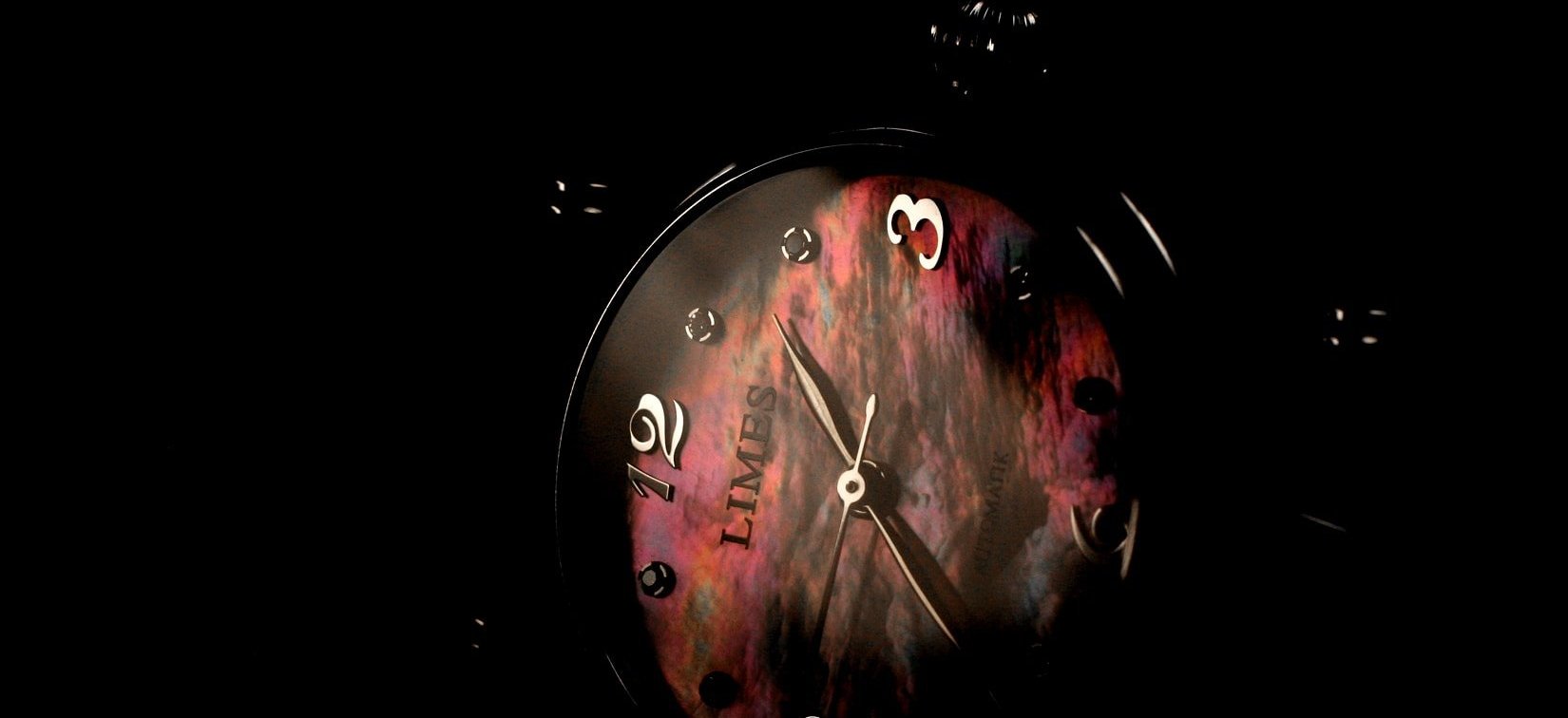 LIMES: The new Ladies automatic watch Phara