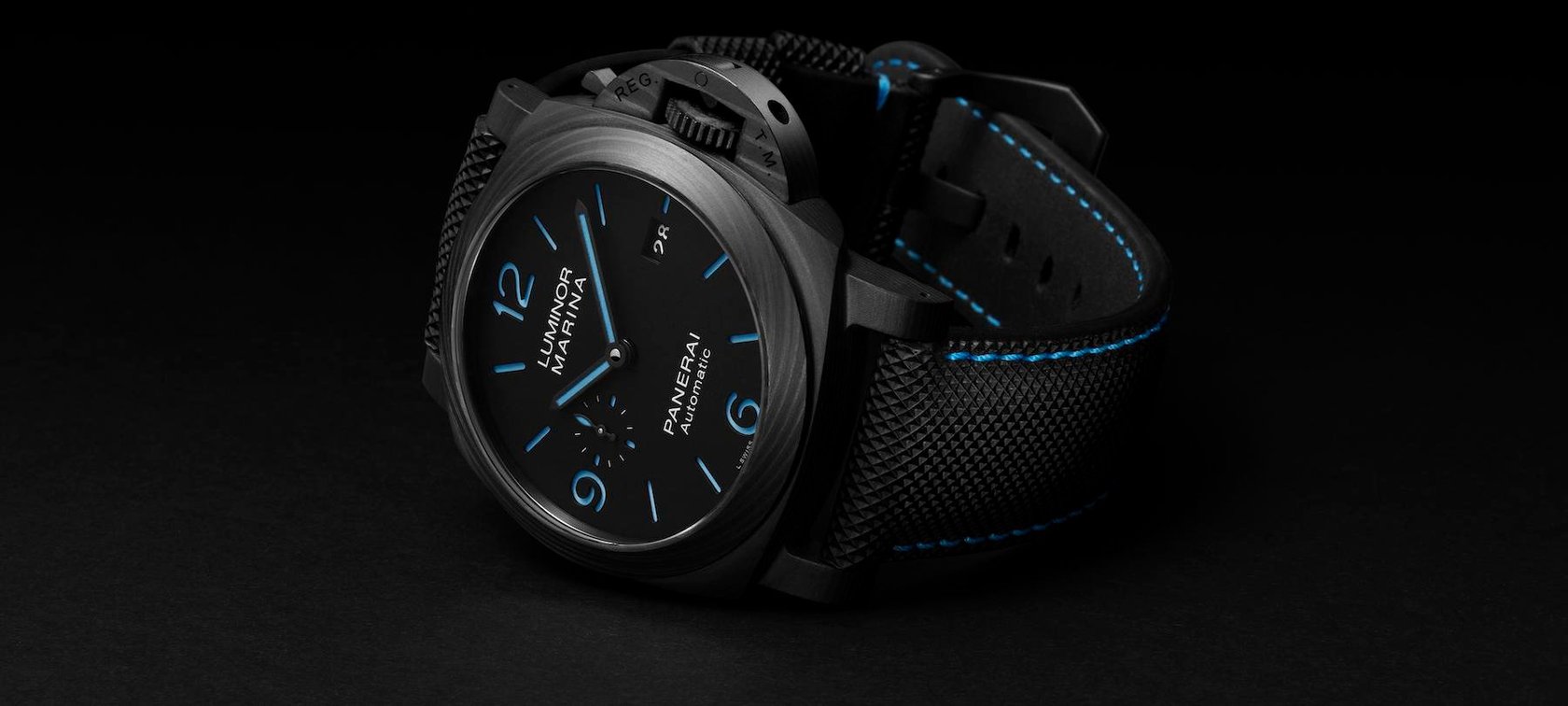 PAM01661-Panerai-Luminor-Marina-Carbotech-44mm-Watch