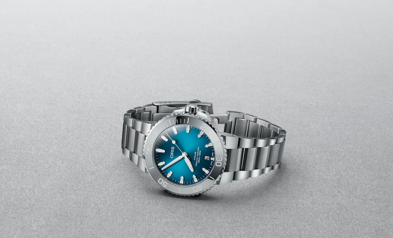 Oris Releases New Gradient Blue Aquis Date And A New Case Size