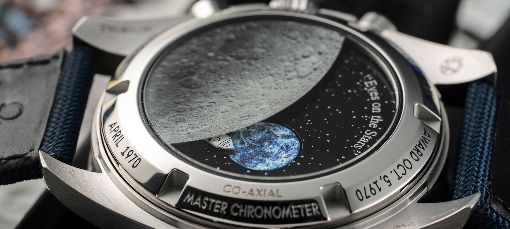 Omega Speedmaster Silver Snoopy Award 310.32.42.50.02.001.A.005