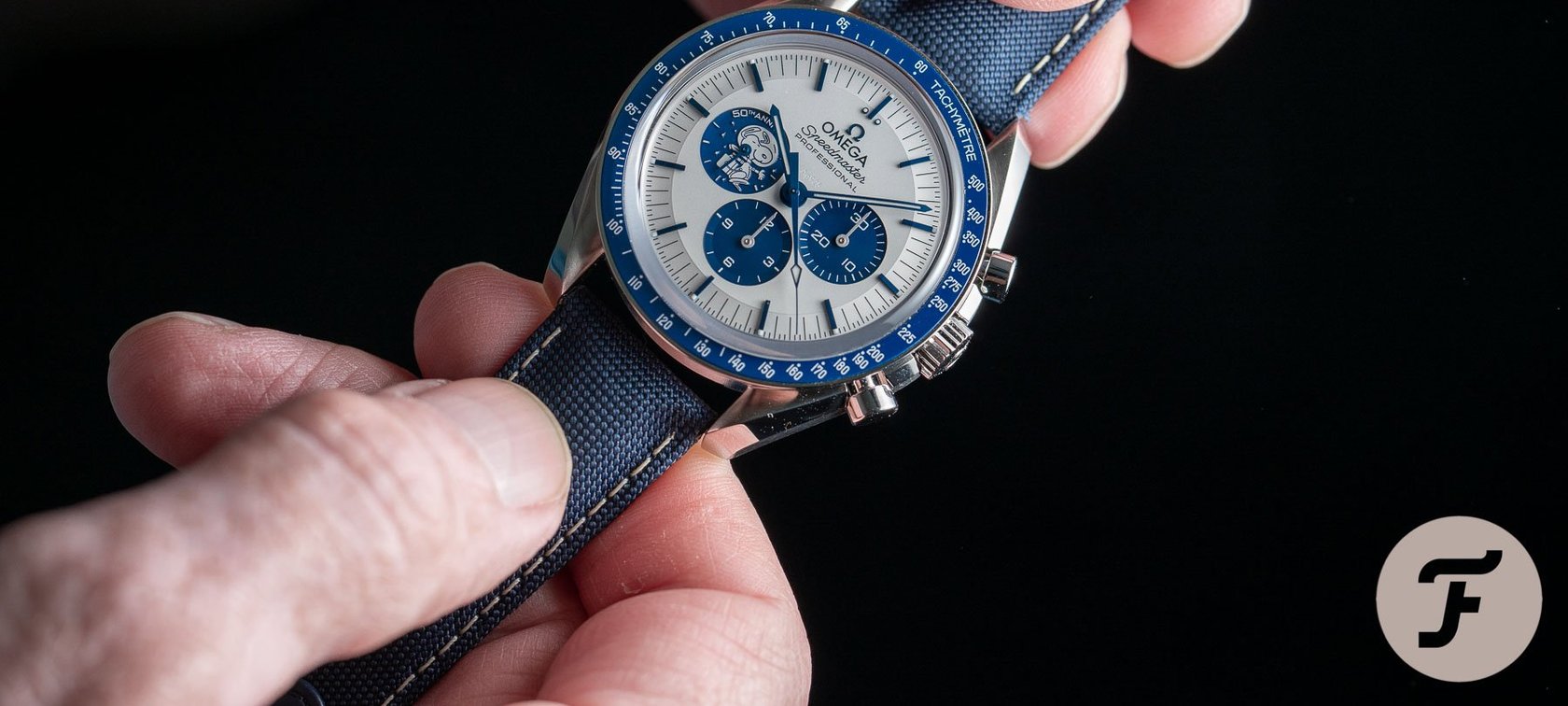 Omega Speedmaster Silver Snoopy Award 310.32.42.50.02.001.A.007