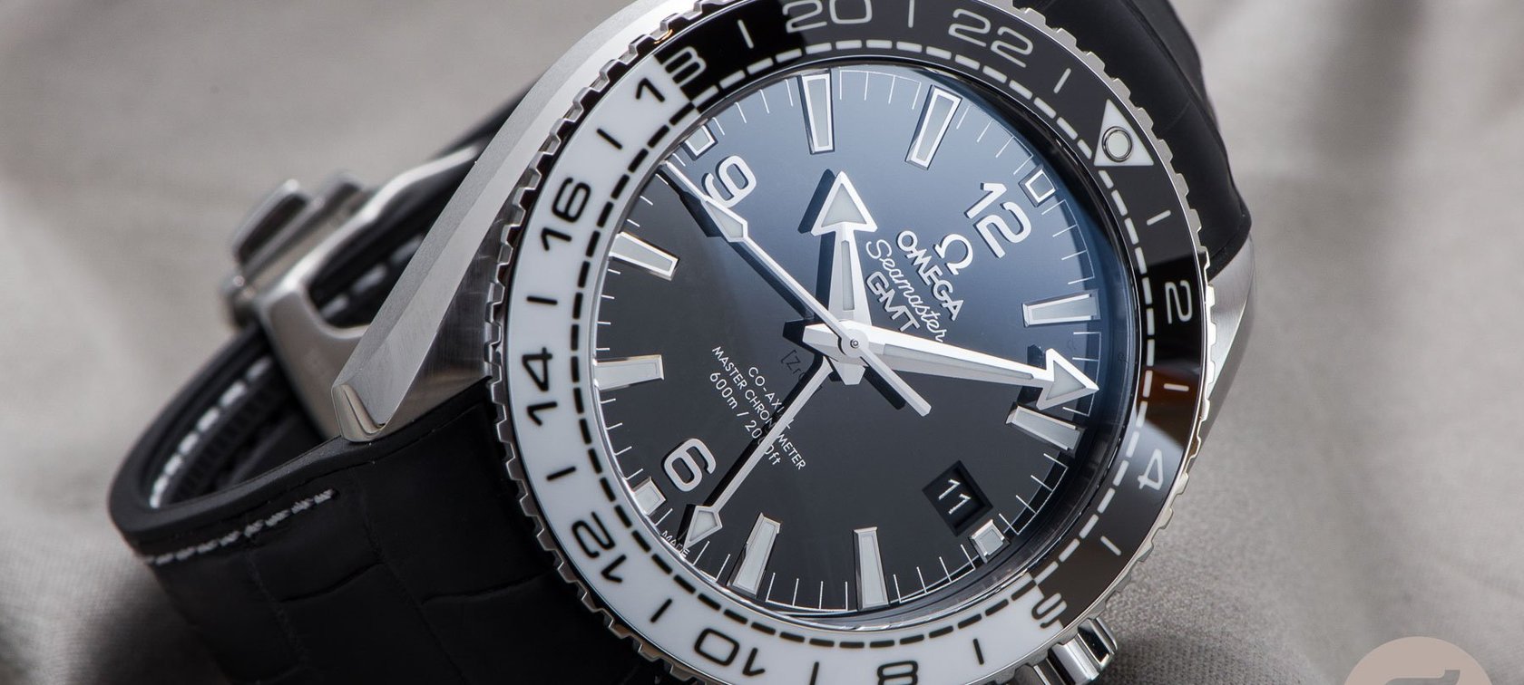 Omega Seamaster Planet Ocean 600M 215.33.44.22.01.001.003