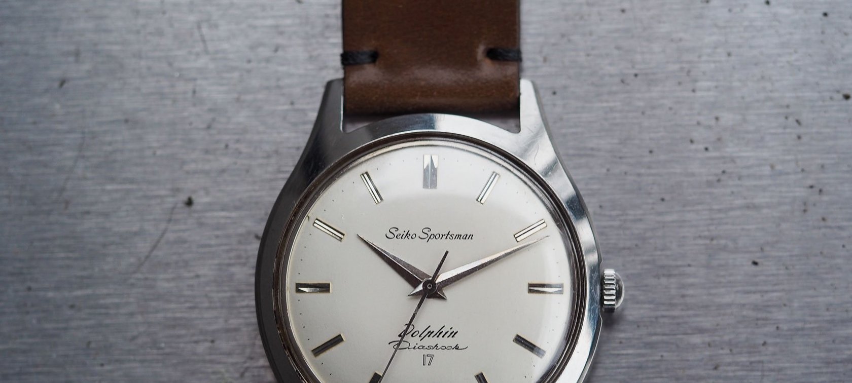 Seiko Sportsman Dolphin J13035 Watch 5