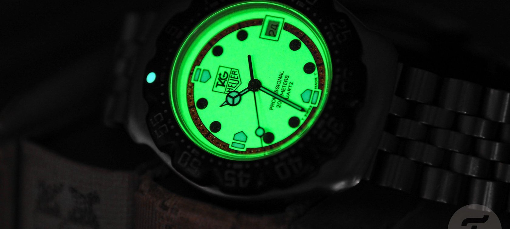 lume-dial TAG Heuer Formula 1 WA1211 glowing in the dark