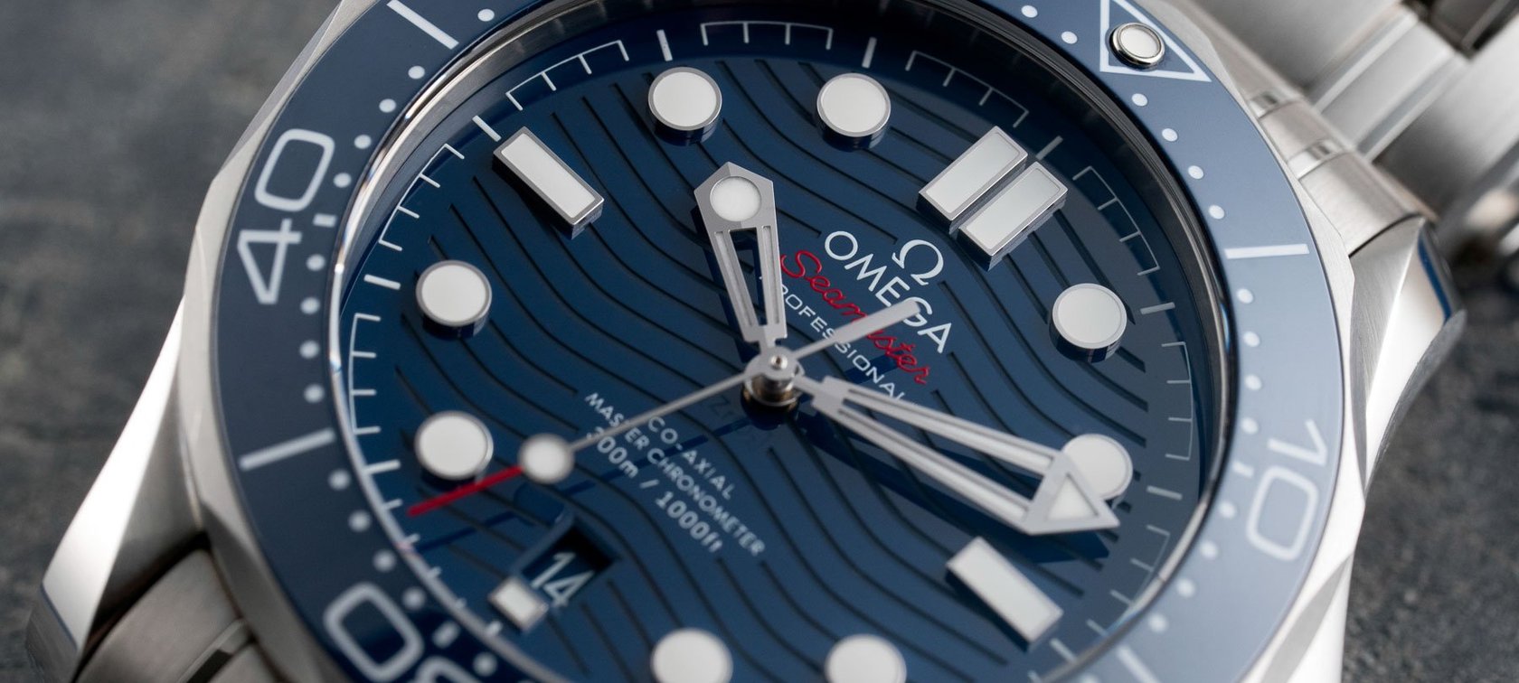 How To Start A Watch Collection With €10,000: Nacho’s Top Three Picks from Omega, NOMOS, And Airain