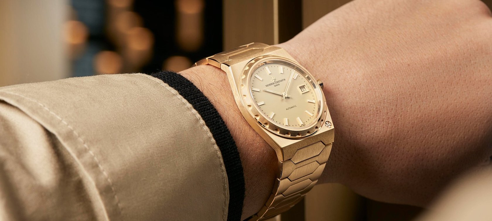 e Vacheron Constantin Les Historiques 222 has the power to put diamonds, Tourbillons and QPs in the shade, and it seems very familiar.