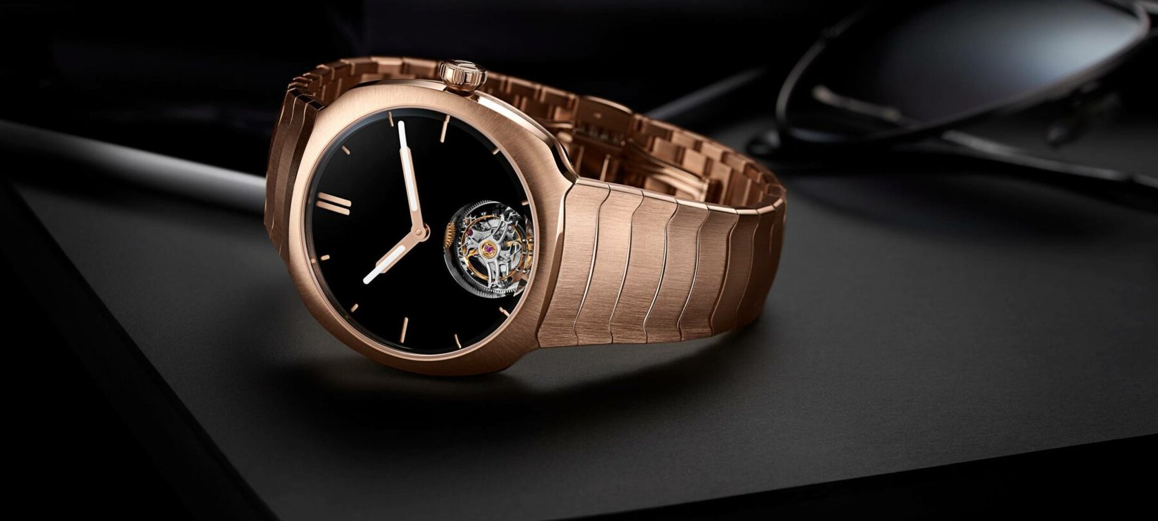 The New H. Moser & Cie Streamliner Vantablack Tourbillon