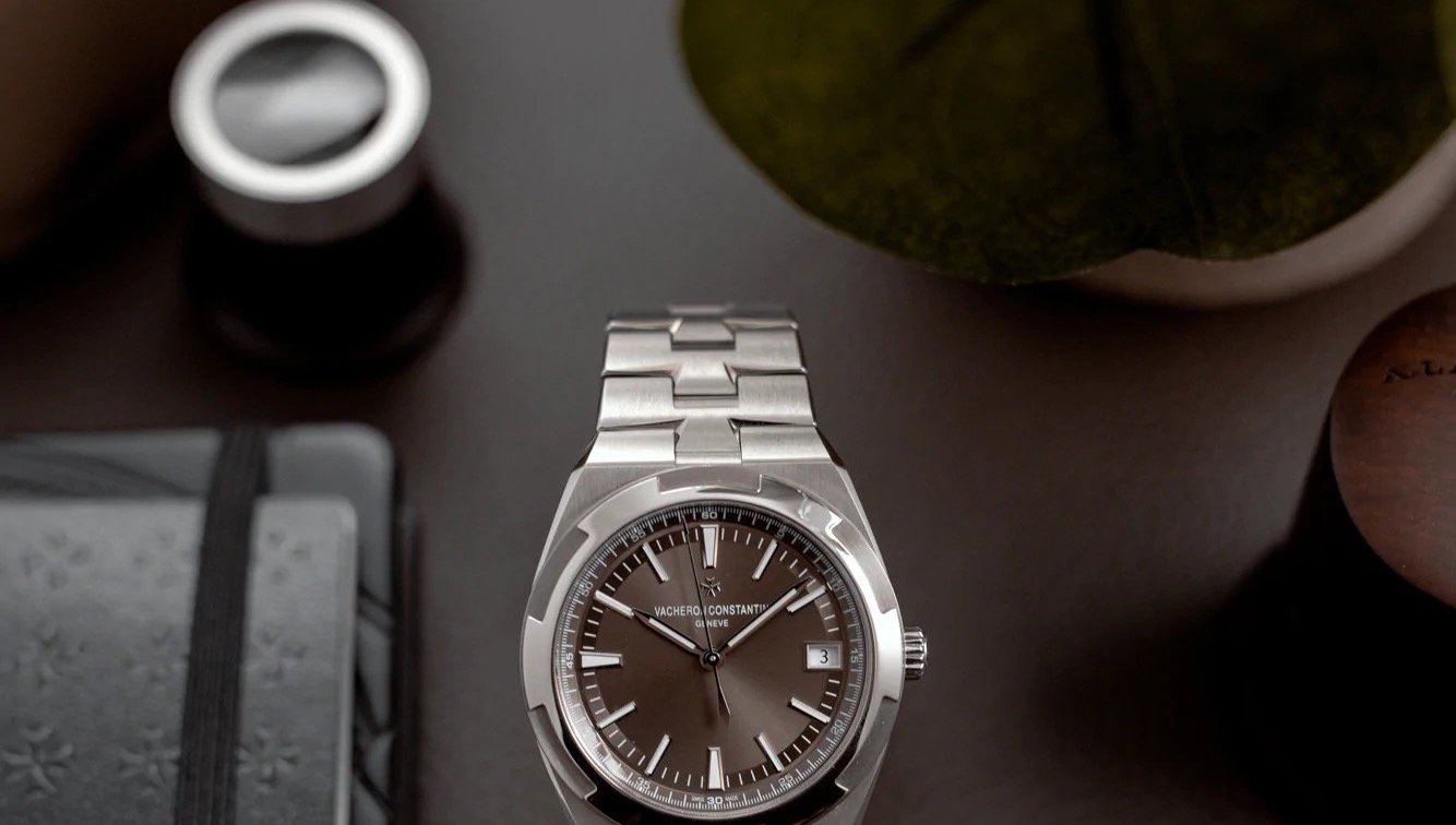 Dear Vacheron Constantin, Bring Back The Overseas 4500V With The Stunning Brown Dial