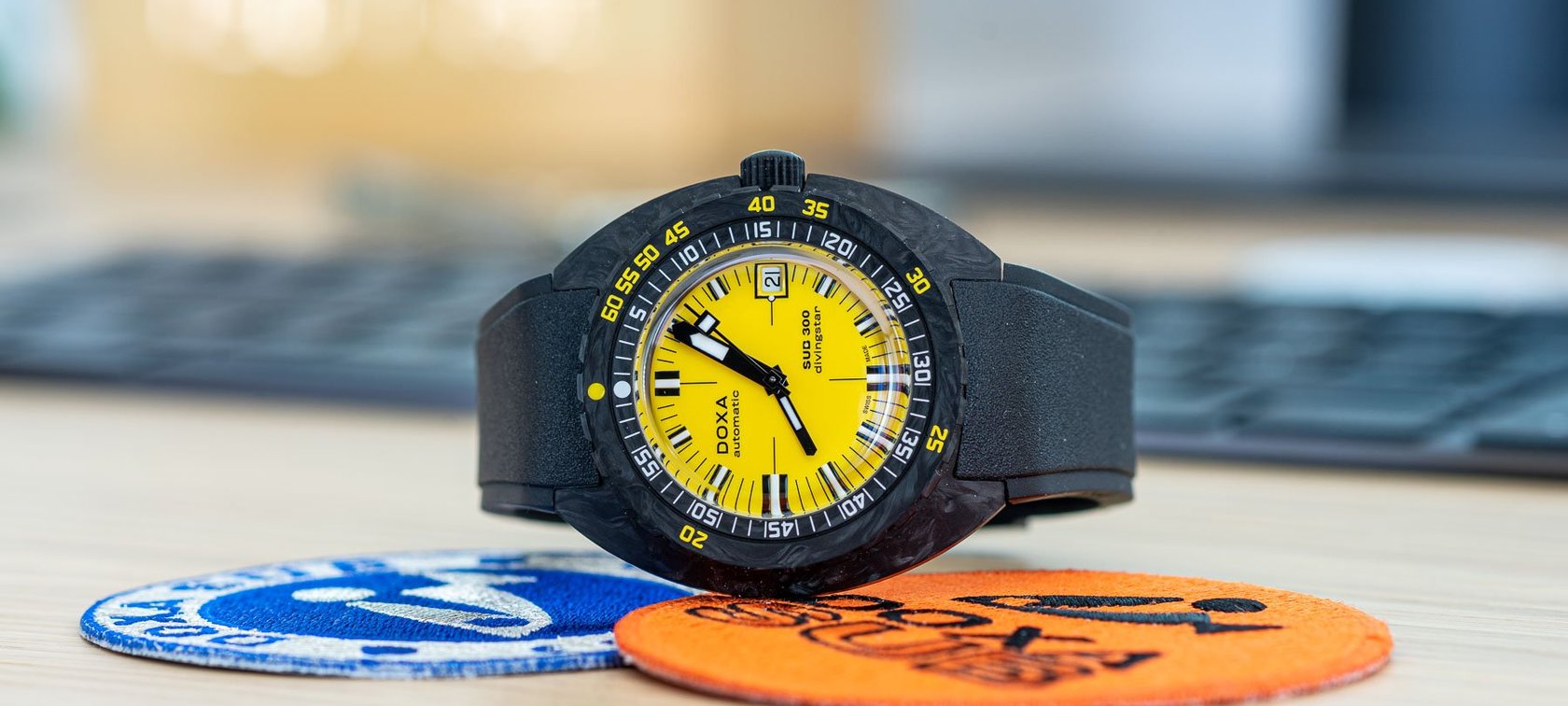 Doxa Sub 300 Carbon Divingstar crown up header image