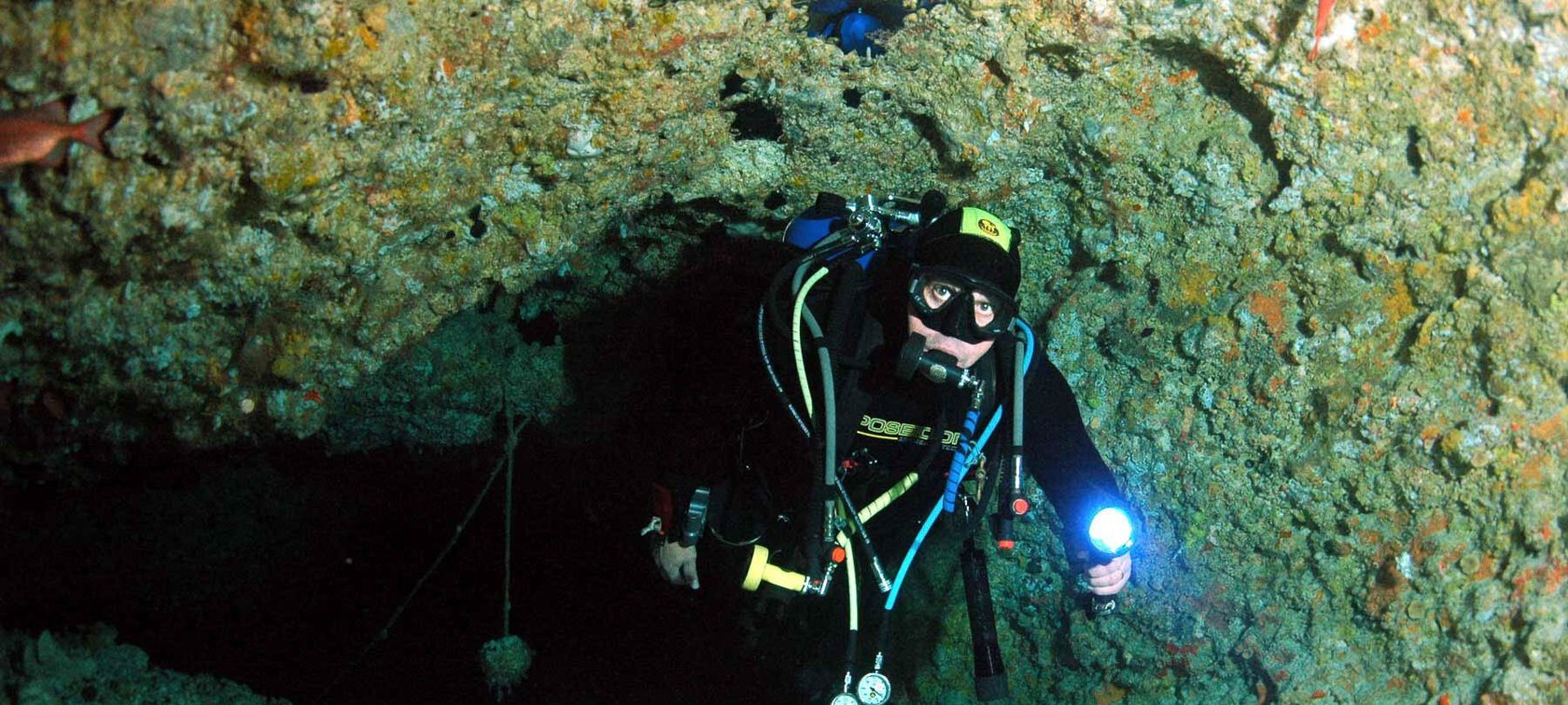 Nuno Gomes cave diving