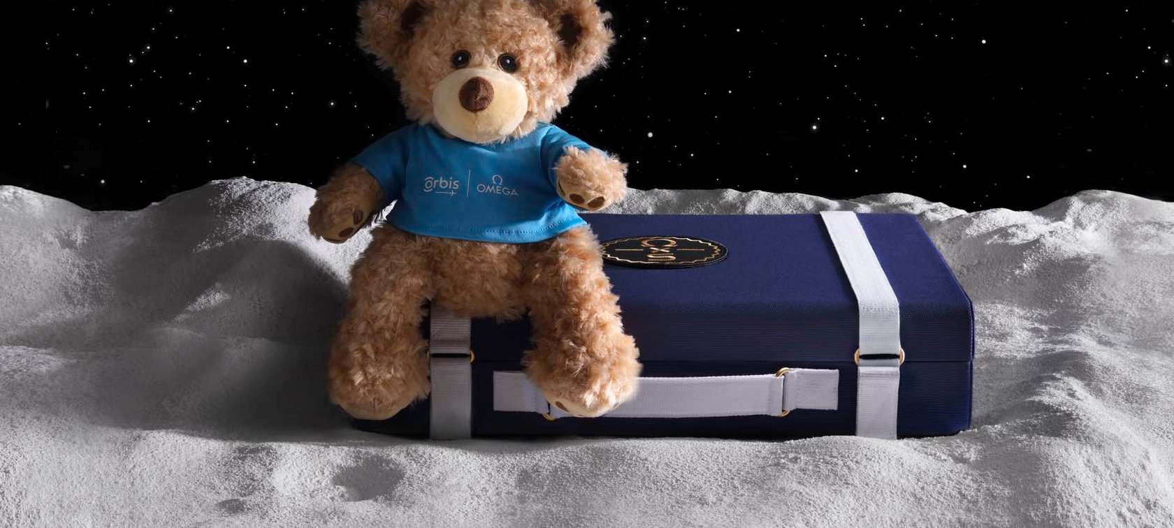 MoonSwatch Moonshine Gold cases for Orbis