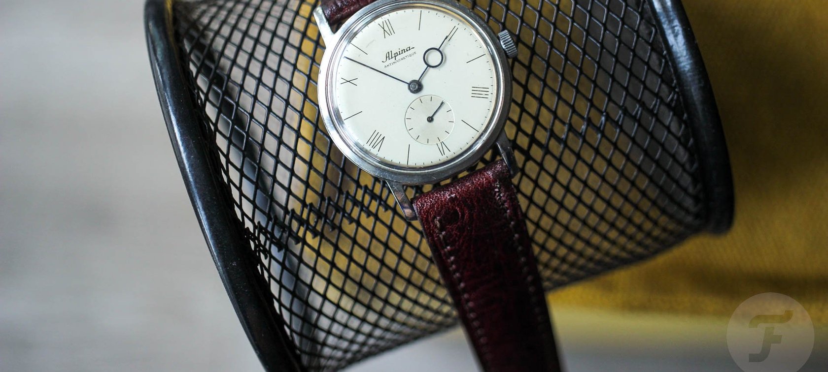 Alpina Cal. 586 Pontife hands