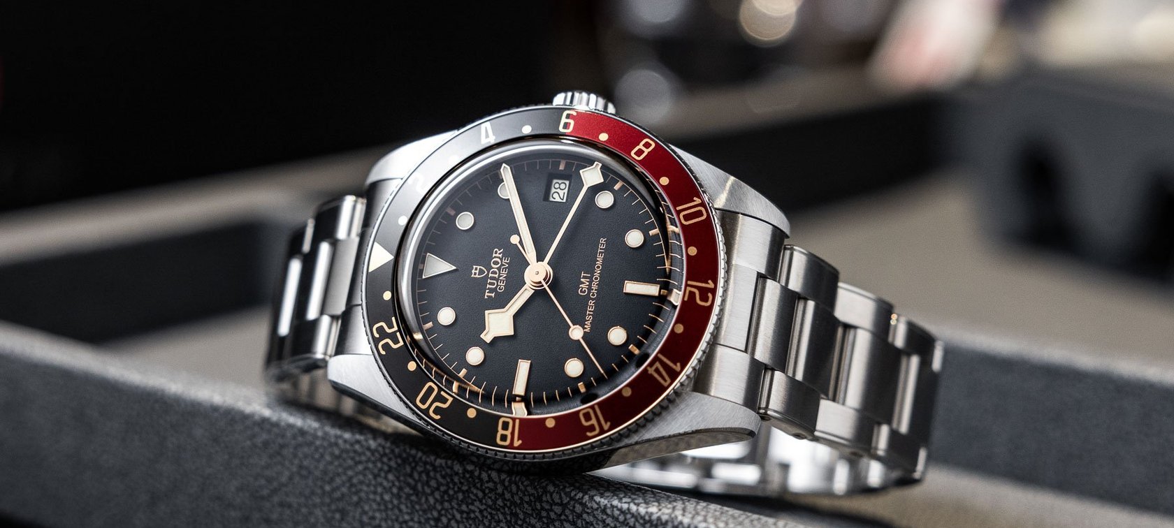 Retro watches Tudor Black bay