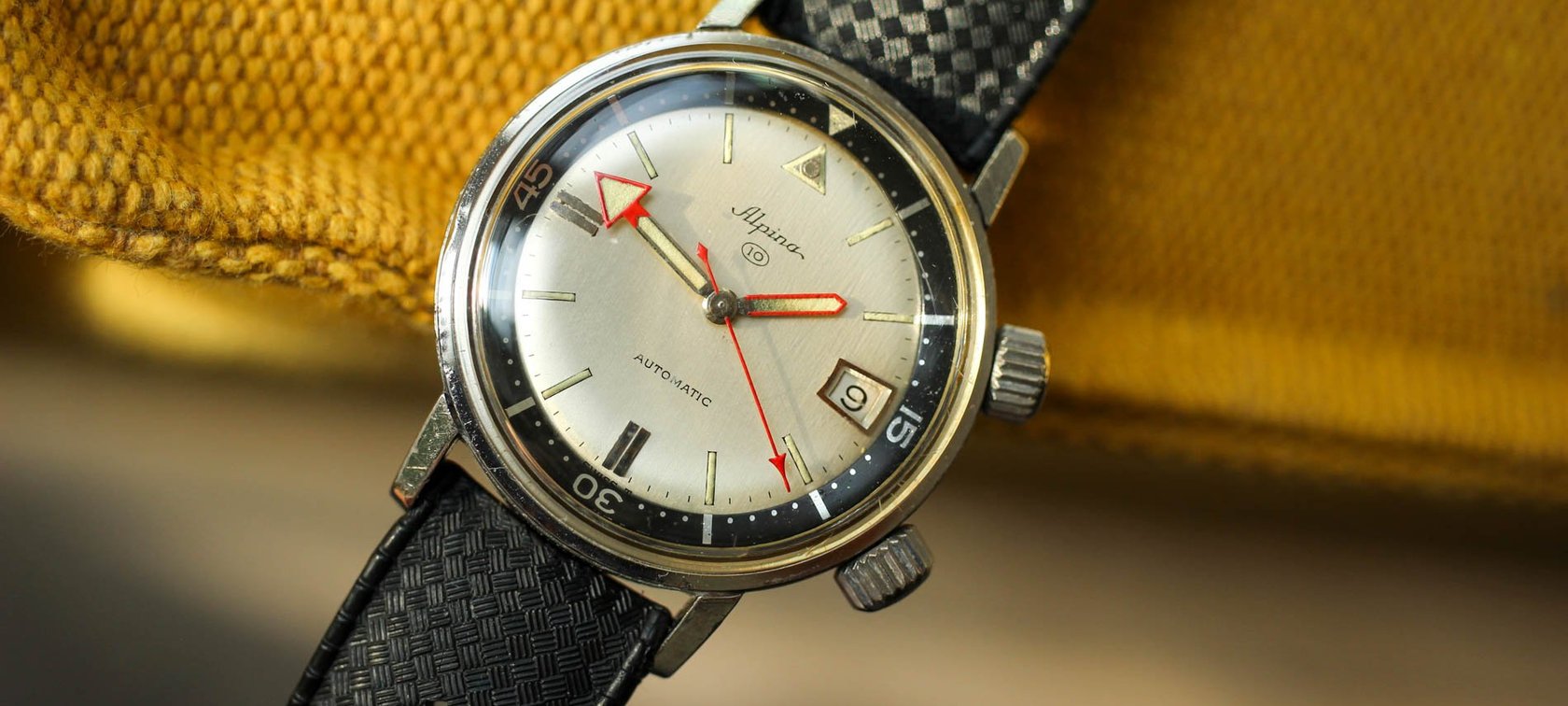 #TBT The Mystery Of The Alpina 10 Seastrong With Red Hands