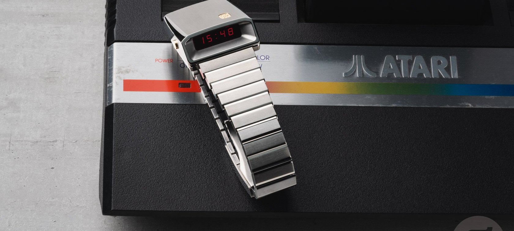 Hands-On With The New Girard-Perregaux Casquette 2.0 Titanium And Gold