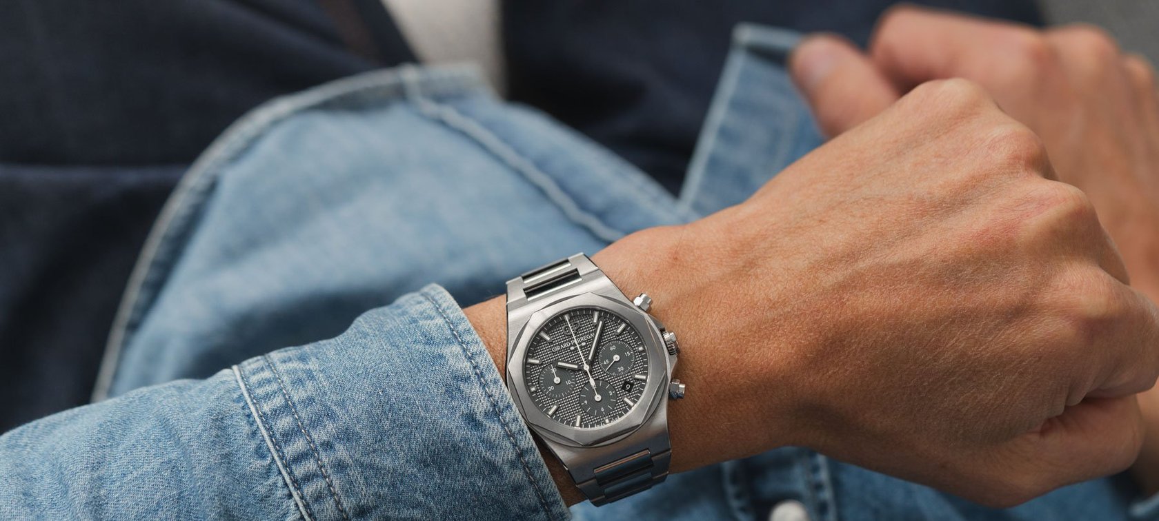 Girard-Perregaux Laureato Chronograph Ti49
