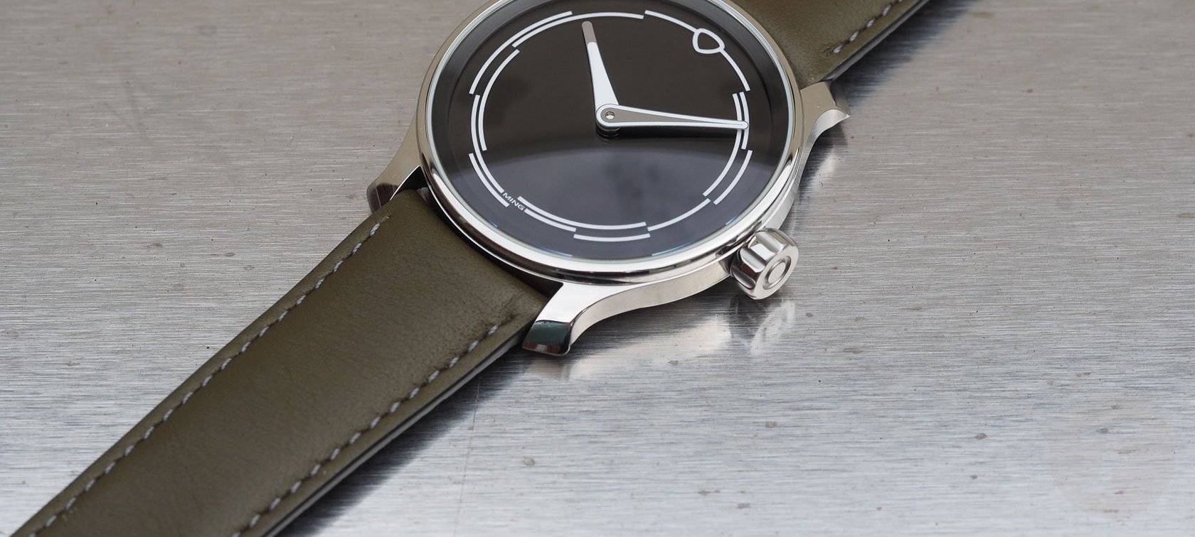 Introducing: The Ming 37.02 Minimalist With Live Photos