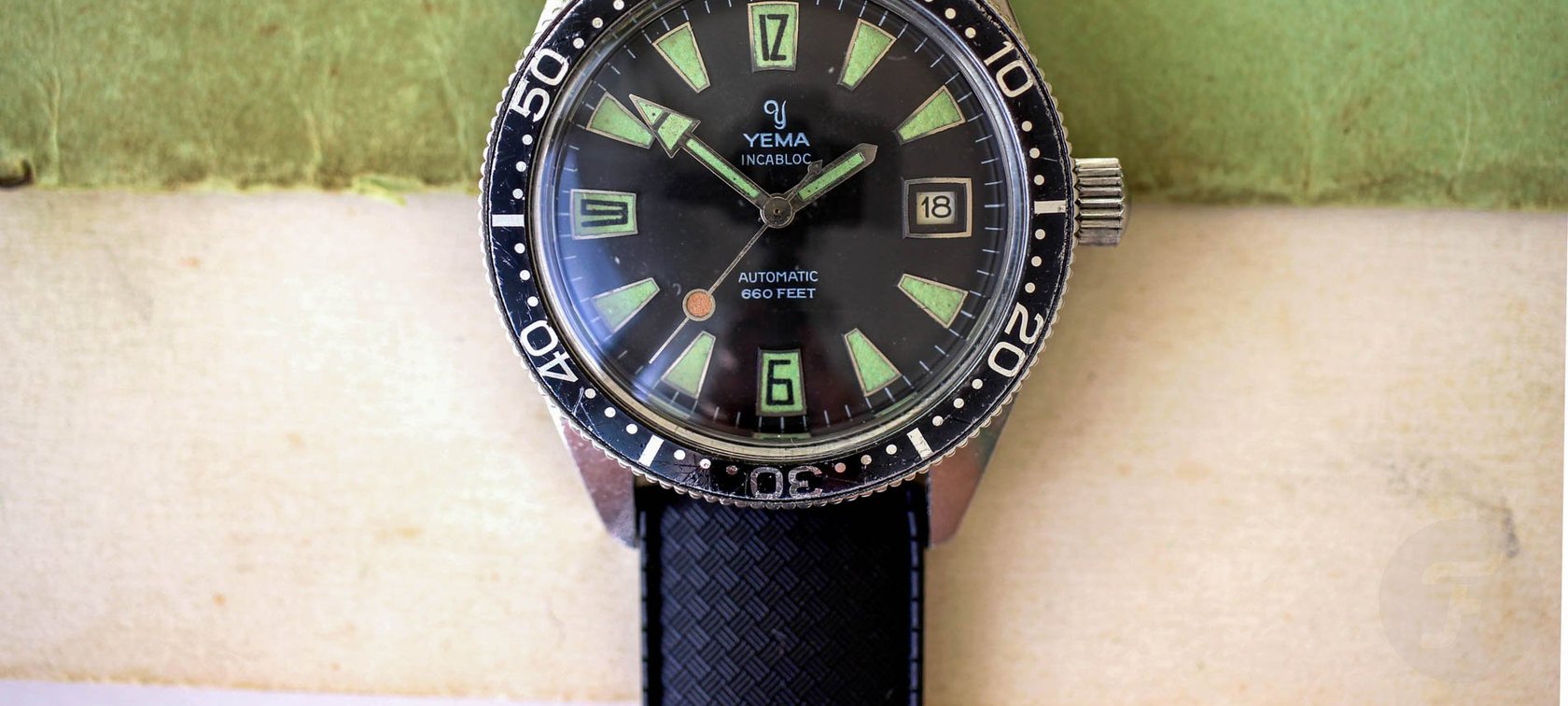 #TBT Flying Into Autumn With The Pre-’63 Yema Skin Diver 660 Feet