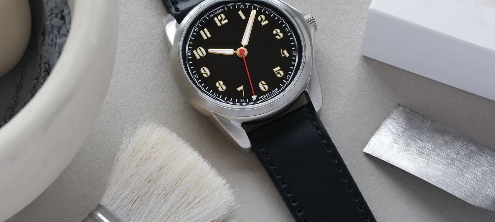 AnOrdain Model 2 Porcelain flat-lay