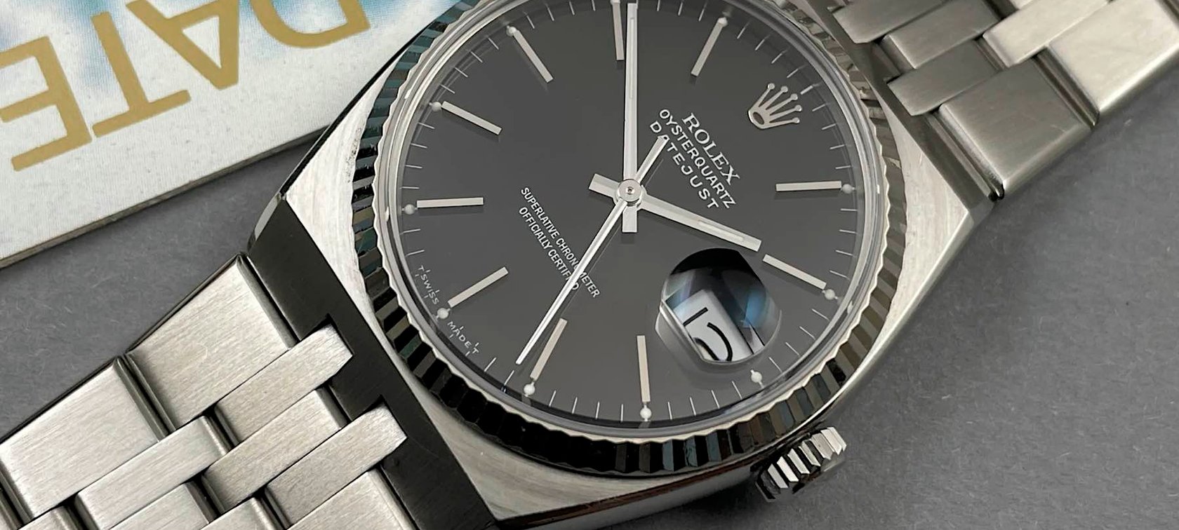 Rolex watches with integrated bracelets — Oysterquartz Datejust ref. 17014 flat