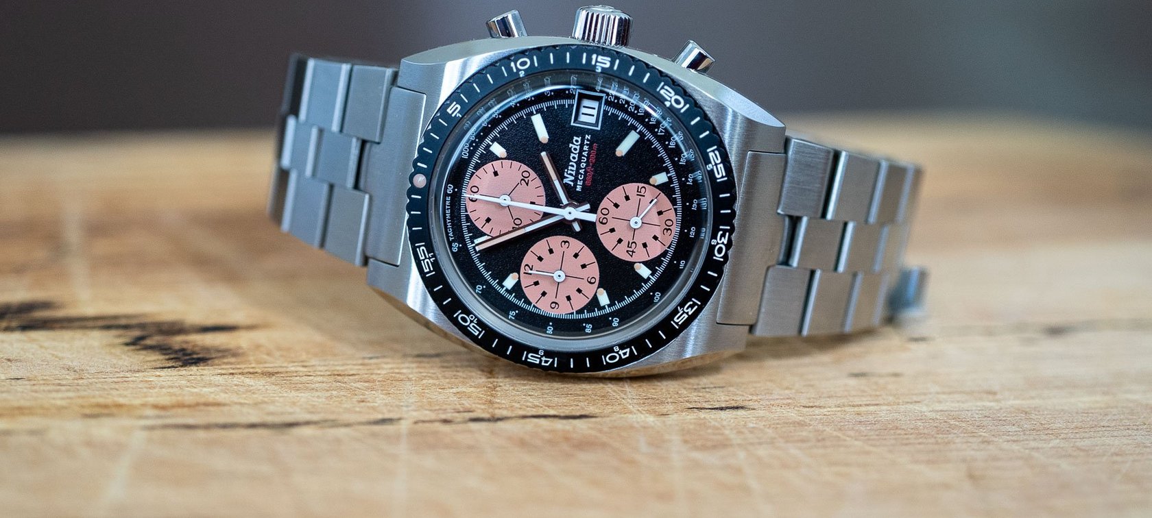 Nivada Chronosport Mecaquartz Salmon, crown up