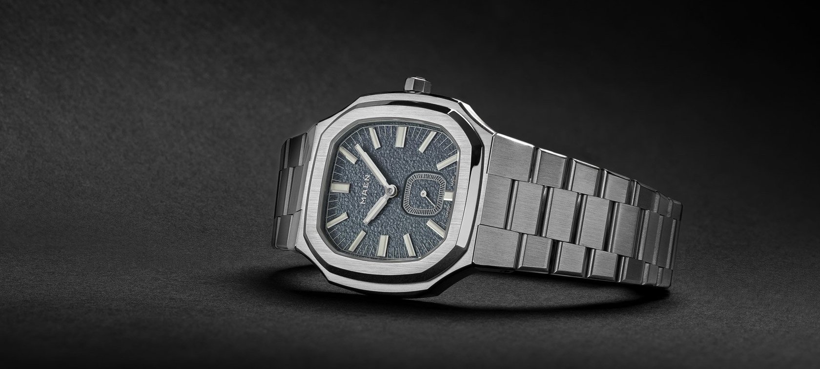 blue-dial Maen Manhattan 37 Ultra-Thin crown up