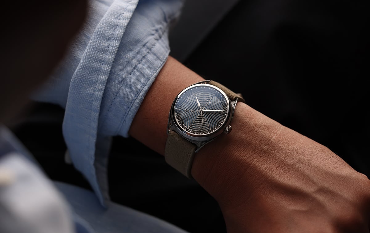 Apiar Gen1.0 Dusk wrist shot