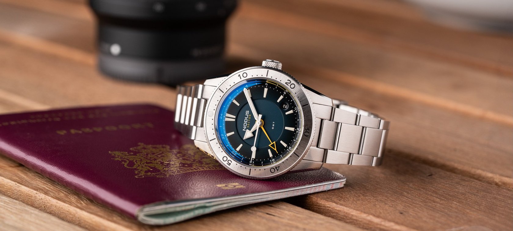 Nodus Sector II Dive GMT crown up