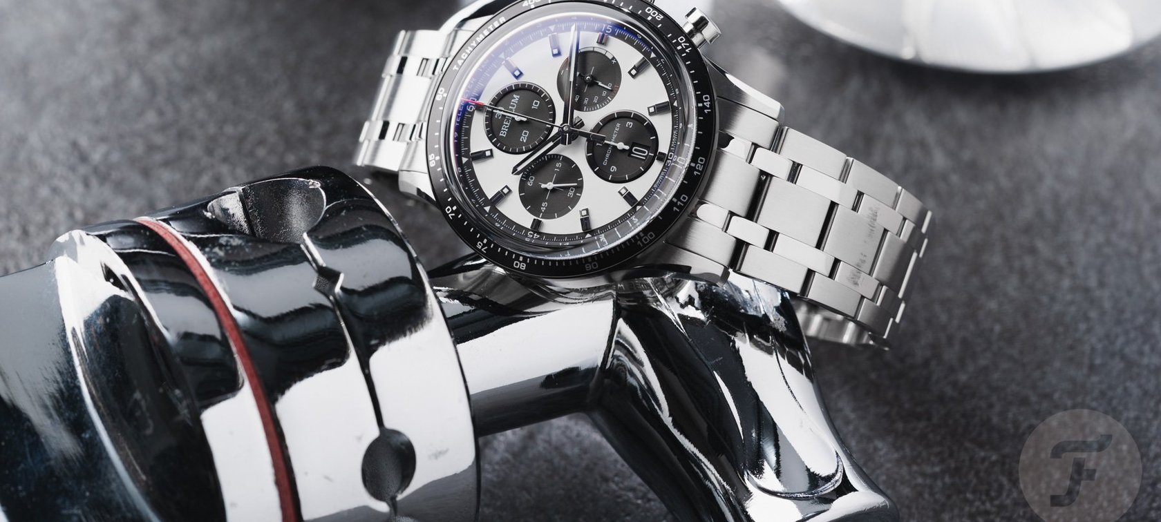 Brellum Pandial Power Reserve LE Chronometer on side, crown up