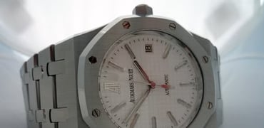 AP Royal Oak: 15300 more interesting than the 15202 (a.k.a Jumbo)?
