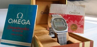 Speedy Tuesday – Omega Speedmaster QUARTZ LCD