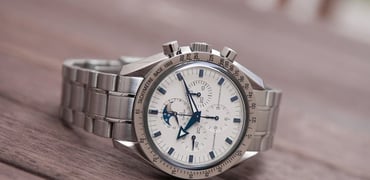 Speedy Tuesday – OMEGA Speedmaster Professional Moonphase 3575.20
