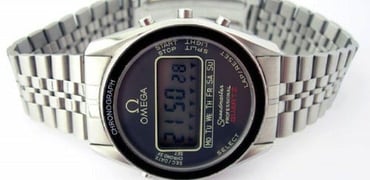 Speedy Tuesday – Omega Speedmaster Quartz LCD Restoration