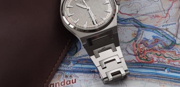 Czapek-Terre-Adelie-Antarctique-Watch