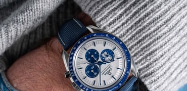 Omega Speedmaster Silver Snoopy Award 310.32.42.50.02.001.A.016