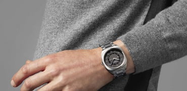 Hermes H08 on the wrist