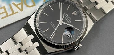 Rolex watches with integrated bracelets — Oysterquartz Datejust ref. 17014 flat