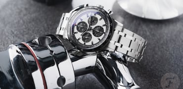 Brellum Pandial Power Reserve LE Chronometer on side, crown up