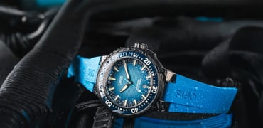 Oris Aquis Pro 1000M on side, crown up