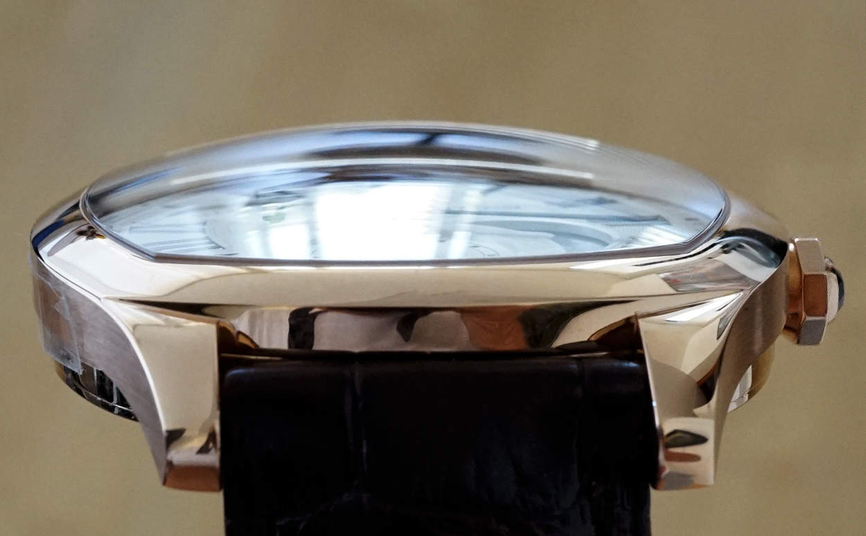 GEO Domed Crystal Drive de Cartier