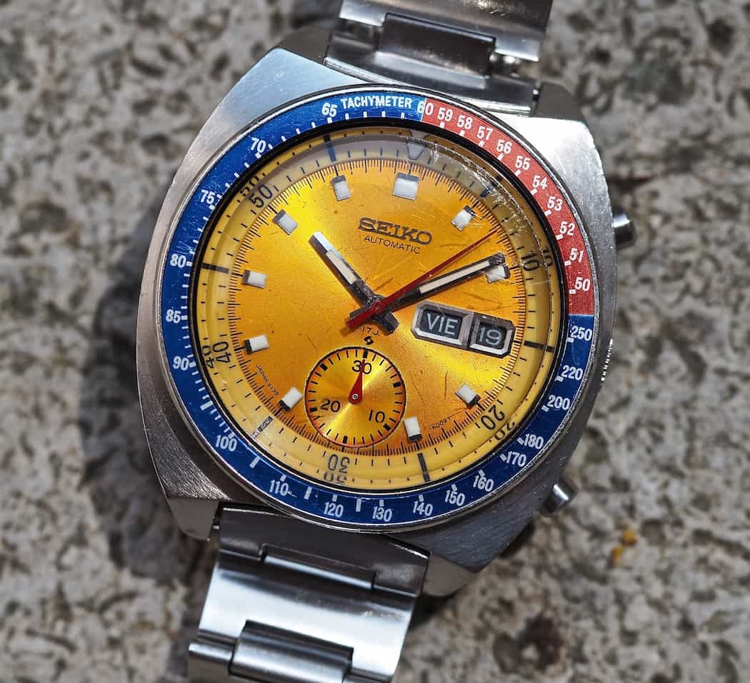 Note the step down of the single register for the 30 minute totalizer on the Seiko 6139 Pogue