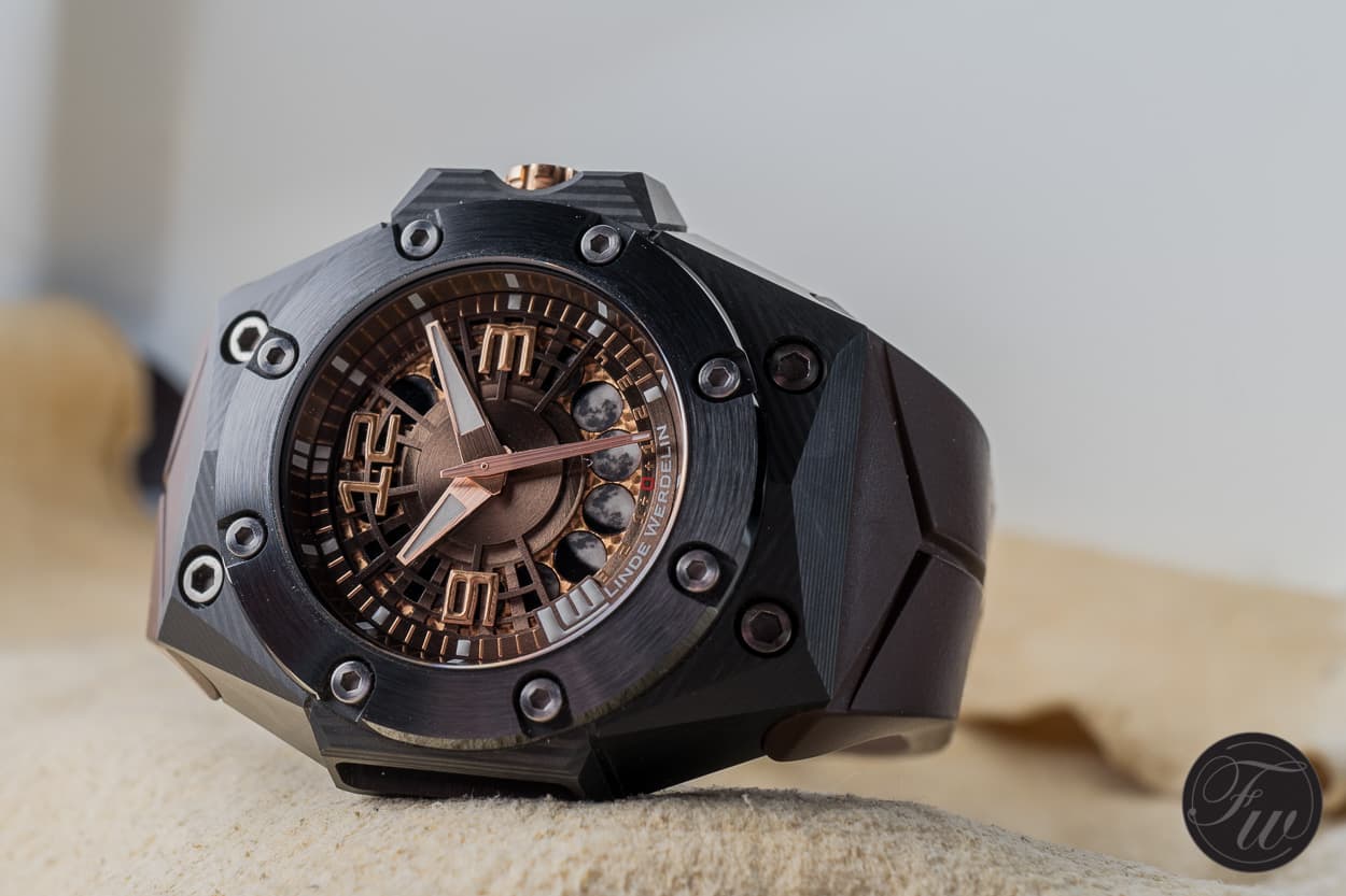 Linde Werdelin Oktopus Moon Carbon