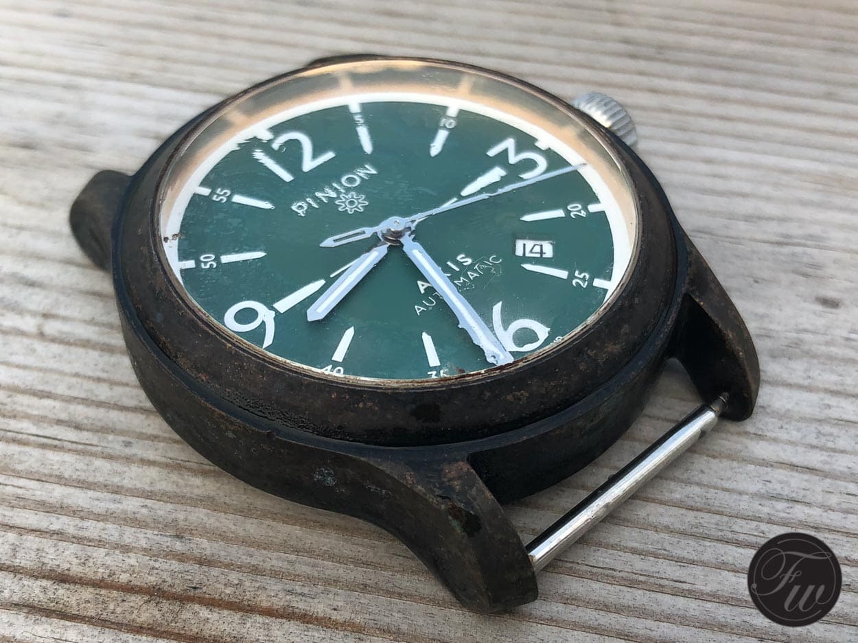 Bronze watch patina Bronze watch patina