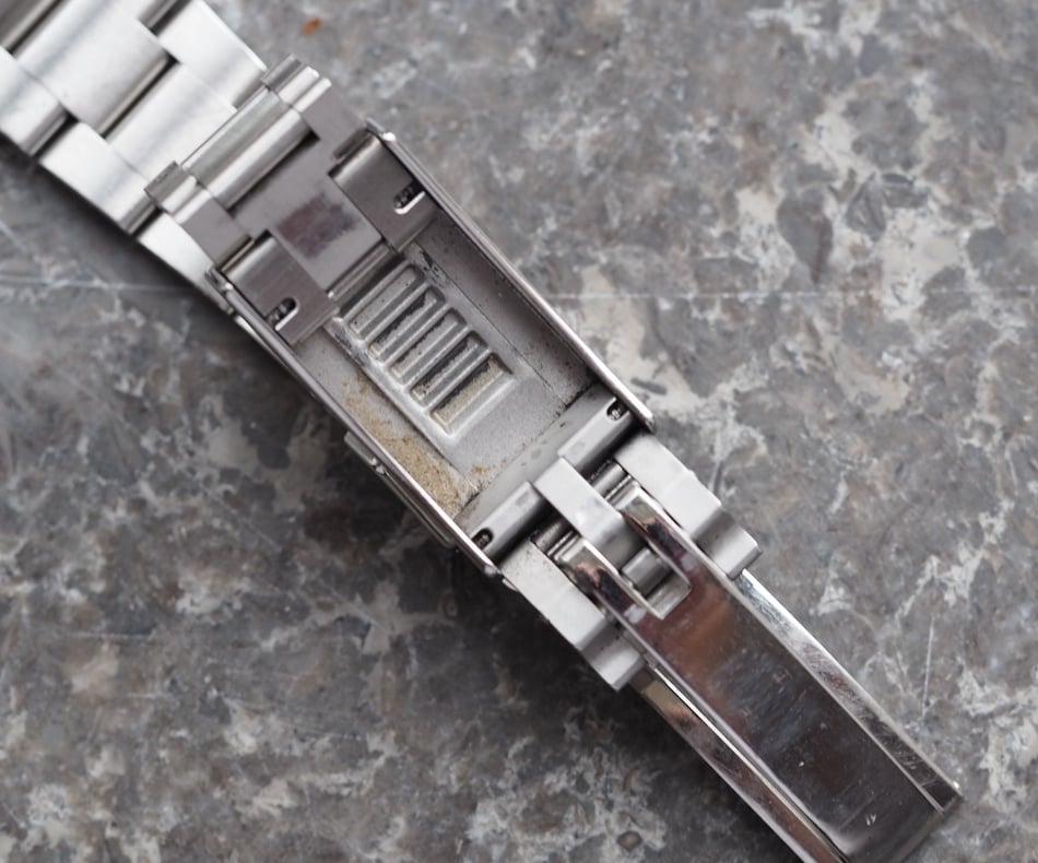 Rolex Submariner Hulk versus Seiko SLA019