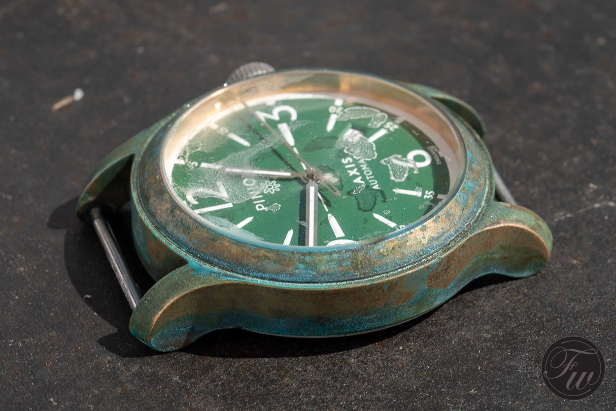 Bronze watch patina Bronze watch patina