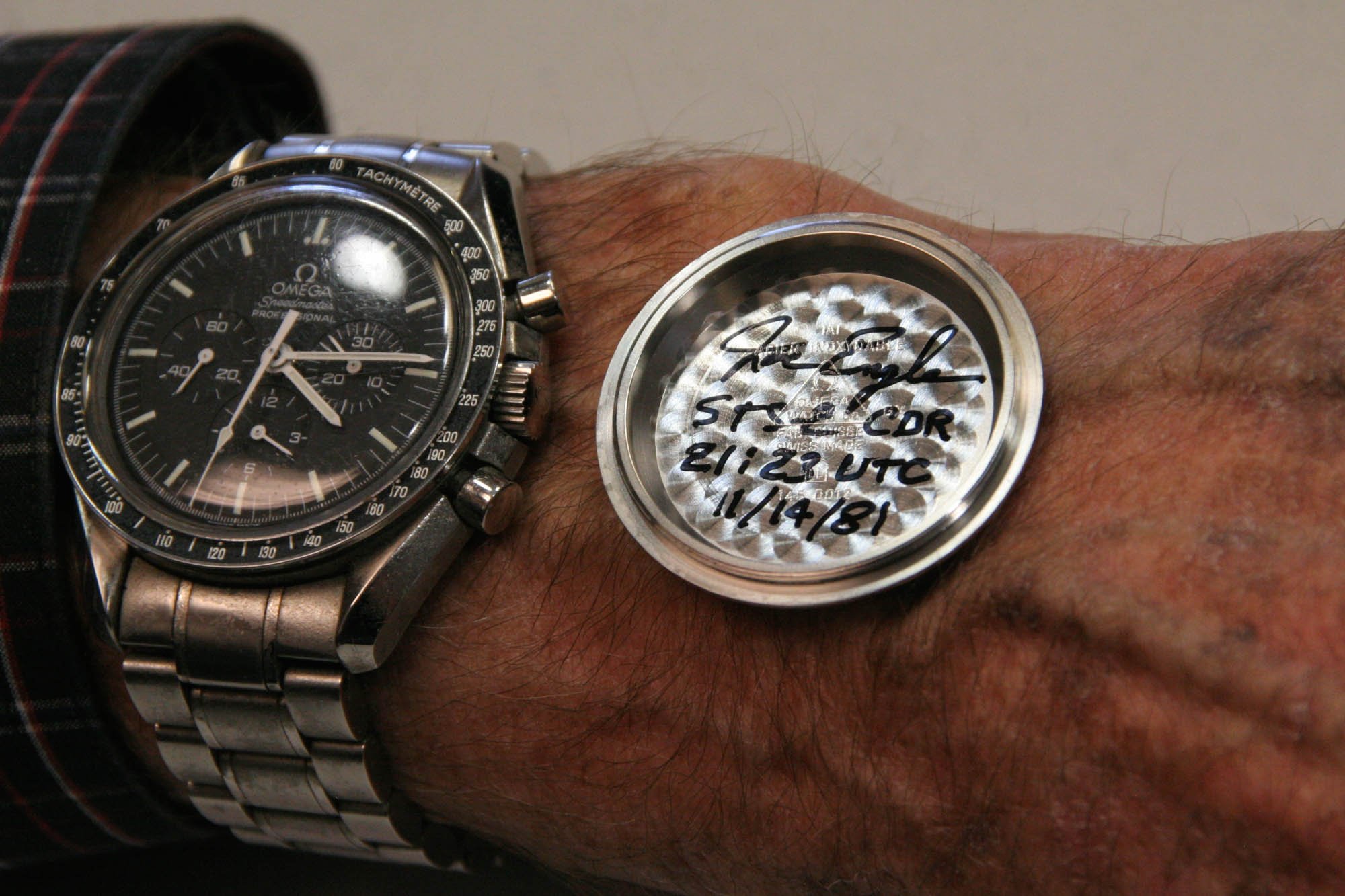 Speedmaster Signature Case Back