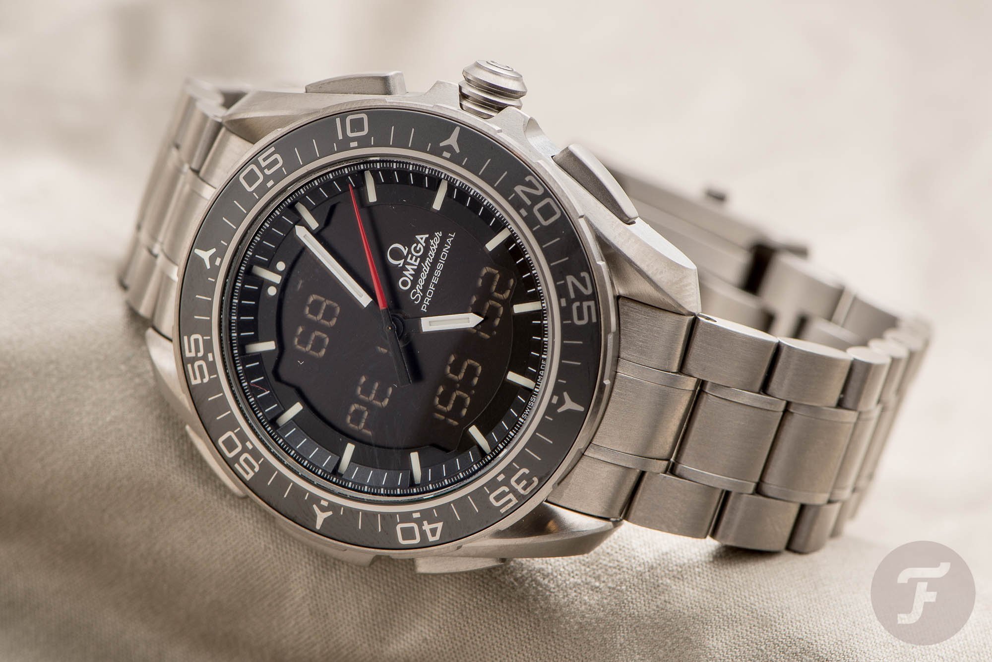 OMEGA Skywalker X-33