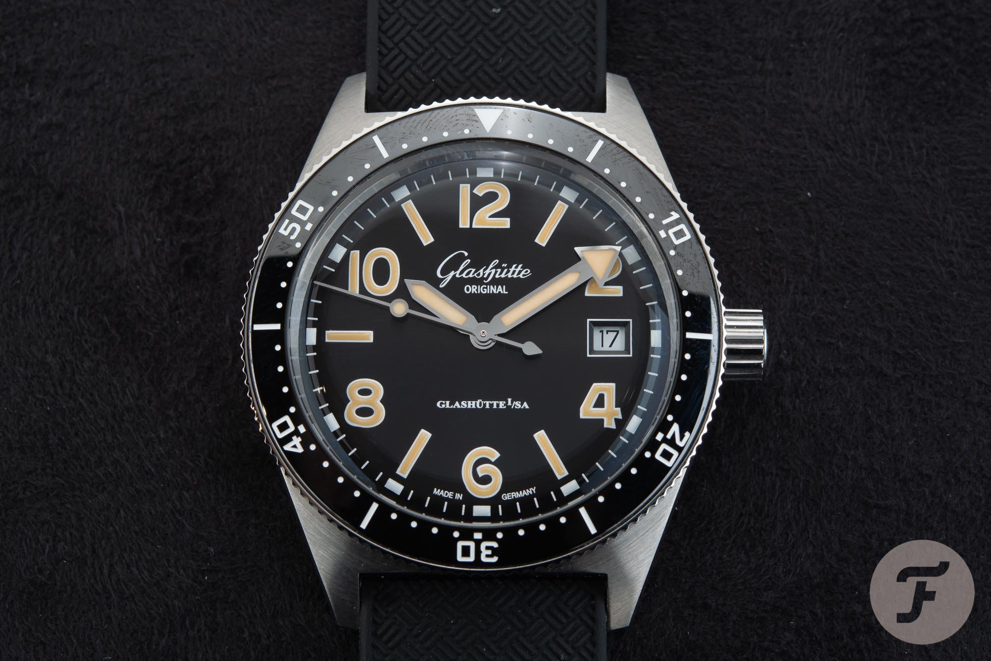 Glashuette Original SeaQ