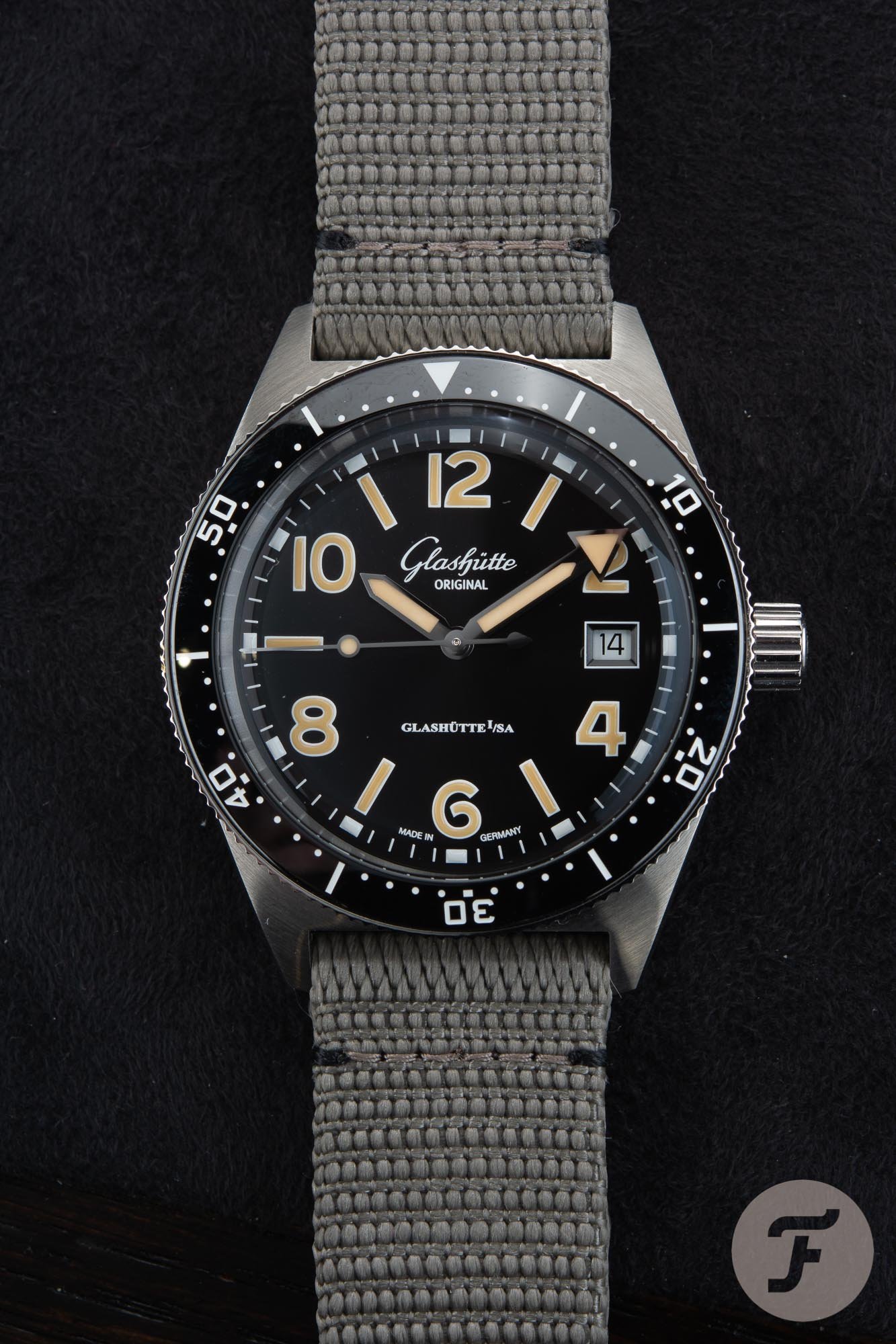 Glashuette Original SeaQ